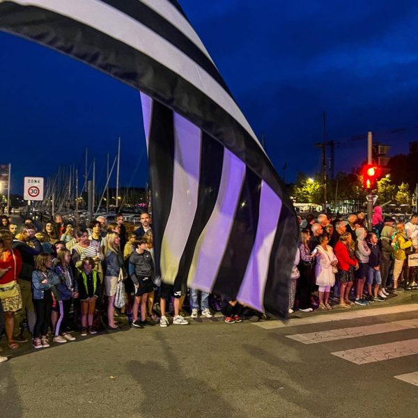 Fêtes d'arvor défilé festival d'Arvor