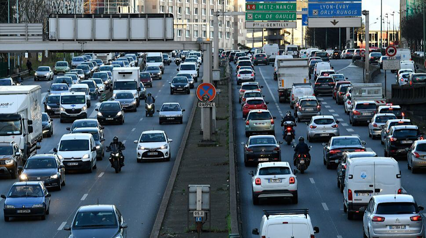 véhicules sur le périphérique parisien