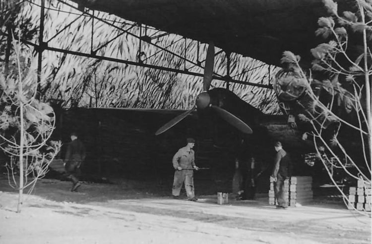hangar n°2 de Meucon durant la seconde guerre mondiale